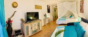 1 bedroom, iron/ironing board, free WiFi, bed sheets - Tikazadaph, charming, exotic and romantic stay by the sea (2-4p.) (Sainte-Anne)