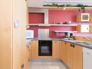 House | Private kitchen | Highchair - Spacious Apartment With sea View (Ostend)