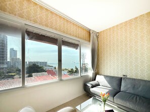 Deluxe Suite, Sea View | In-room safe, desk, laptop workspace, free WiFi - Jomtien Sands Residence (Pattaya)