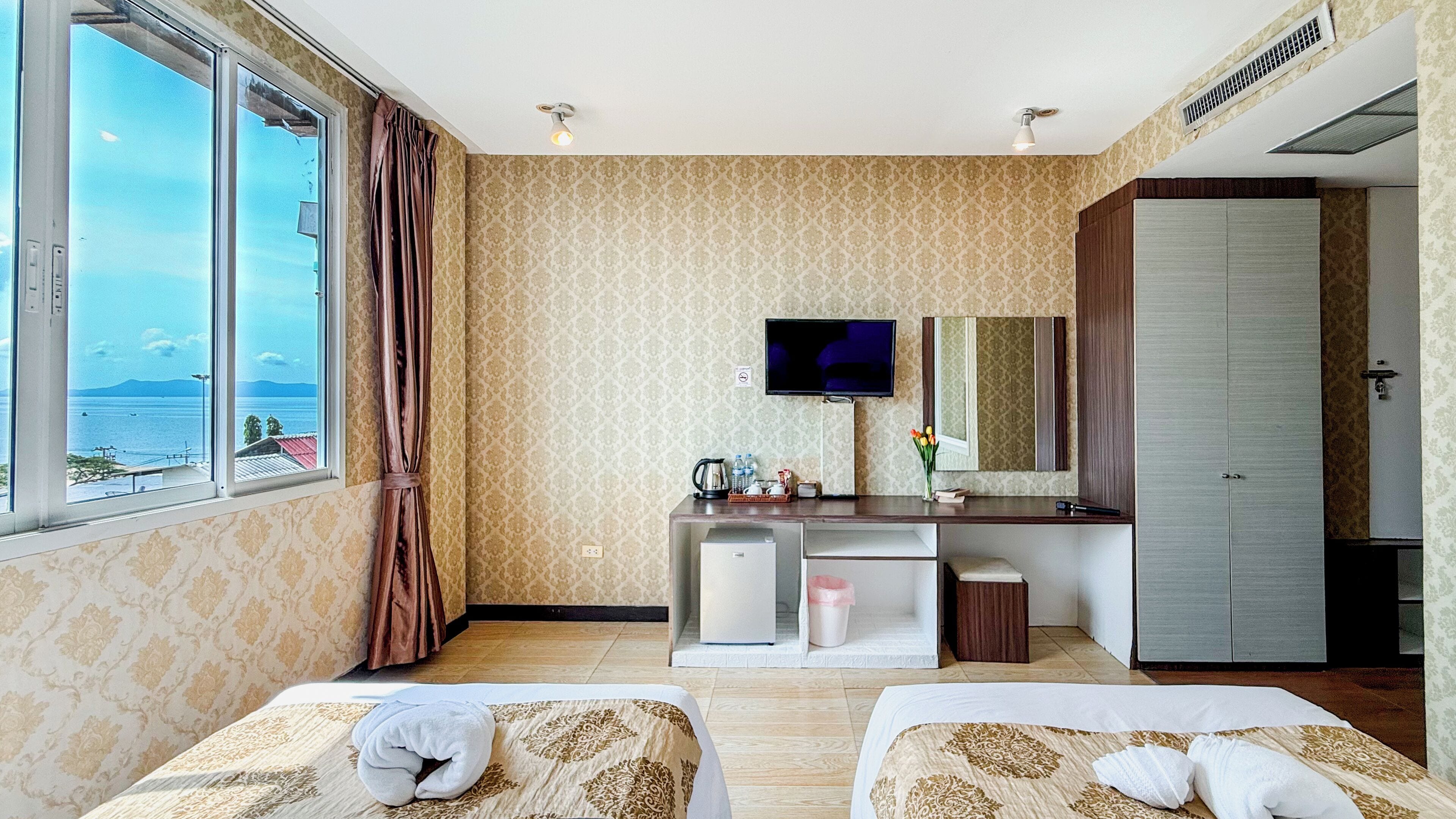 Deluxe Twin Room, Sea View | In-room safe, desk, laptop workspace, free WiFi