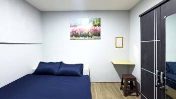 Desk, laptop workspace, free WiFi