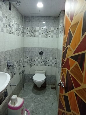 Dusche, Regendusche, Handtücher, Seife