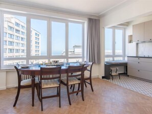 Apartment | Dining