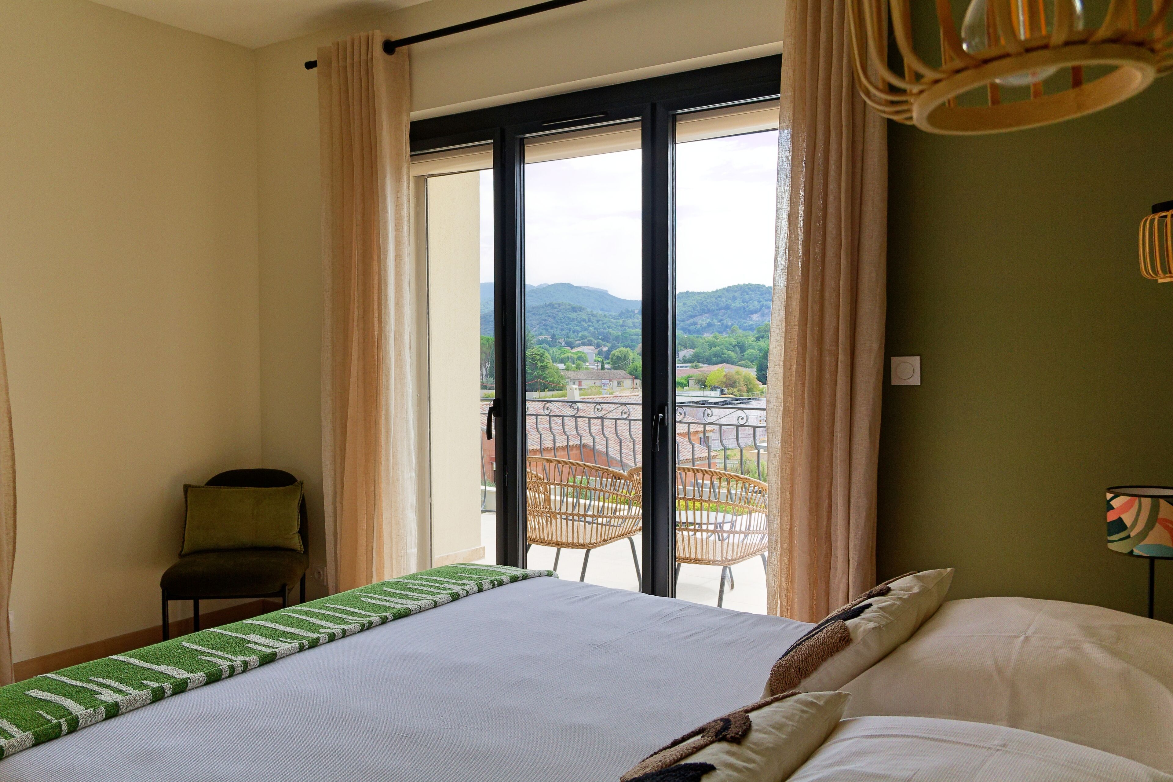 5 chambres, fer et planche à repasser, Wi-Fi gratuit, draps fournis