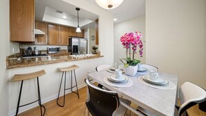 Dining - Modern Townhouse with spacious  kitchen and living area. Parking included! (Duarte)