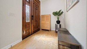 Interior - Modern Townhouse with spacious  kitchen and living area. Parking included! (Duarte)