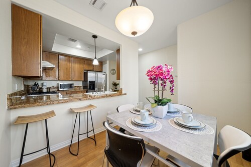 Spacious  4-bedroom 3bath Towsnhome with parking provided, Pet friendly!