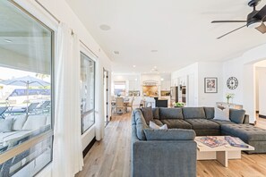 Villa, Mountain View | Living room | 65-inch Smart TV with cable channels, fireplace, video-game console - Spider Man House (Indio)