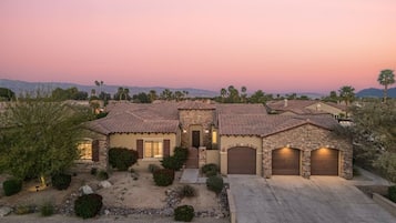 Bagian depan properti