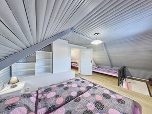 2 sovrum, skrivbord och wi-fi