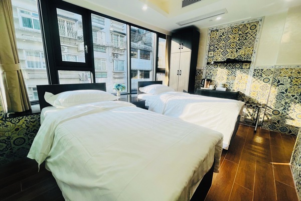 Twin Room | Desk, free WiFi