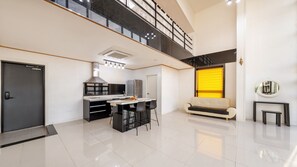 1 bedroom, free WiFi - Geoje Ahat Spa Pension (Geoje)