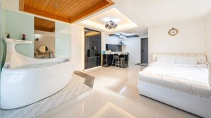 Basic Room, 1 Bedroom (Room 203) | 1 bedroom, free WiFi - Geoje Ahat Spa Pension (Geoje)
