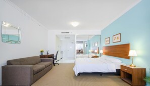 1 chambre, bureau, fer et planche à repasser, Wi-Fi