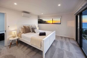 6 Schlafzimmer, Schreibtisch, Bügeleisen/Bügelbrett, WLAN