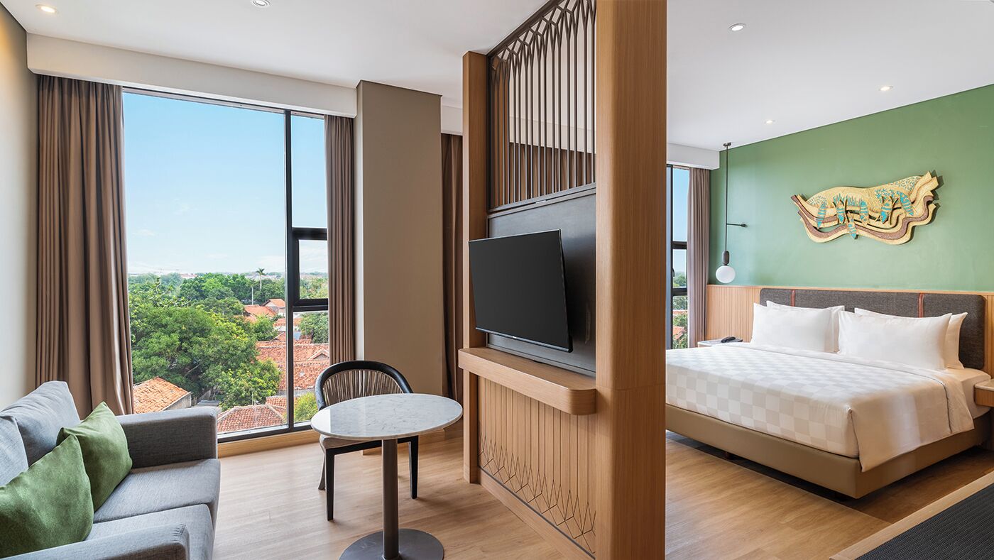 Junior Suite | In-room safe, desk, free WiFi, bed sheets