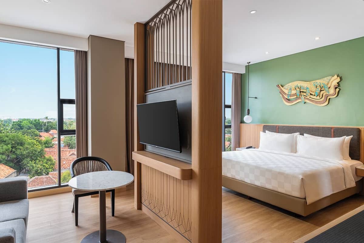 Junior Suite | In-room safe, desk, free WiFi, bed sheets