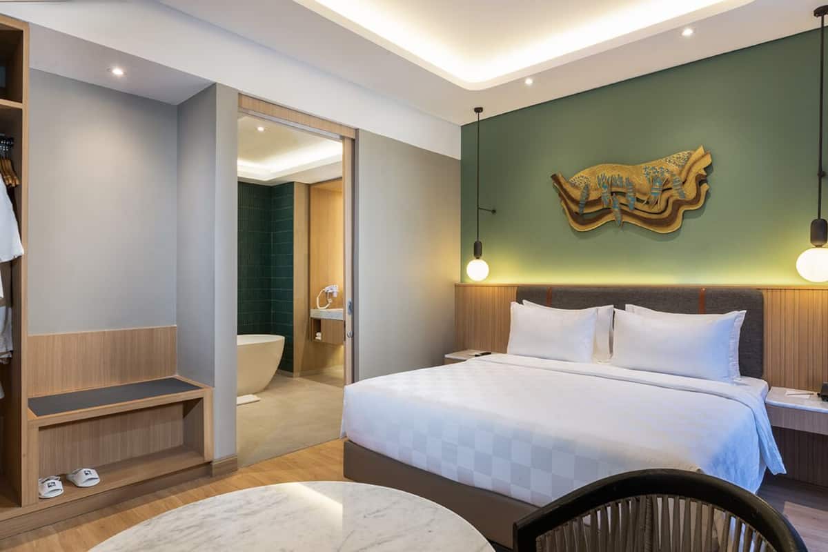 Executive Suite | In-room safe, desk, free WiFi, bed sheets