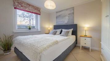 Maison | 2 chambres, ameublement personnalisé, fer et planche à repasser