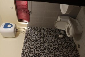 Bathroom - The OutHouse Forest View - Kalatop (Dalhousie)