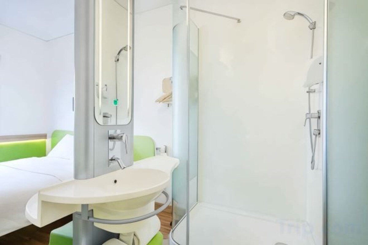 Bathroom | Free toiletries, hair dryer, towels, soap