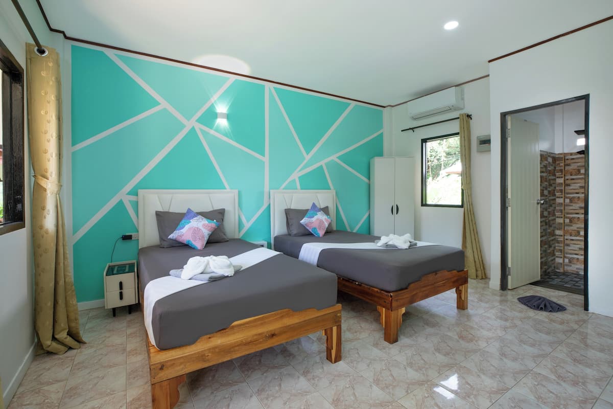 STUDIO BUNGALOW WITH TWIN BED