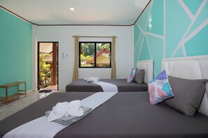 Espacio para trabajar con laptop, wifi gratis y ropa de cama 