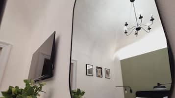 2 Schlafzimmer, BĂŒgeleisen/BĂŒgelbrett, WLAN, BettwĂ€sche
