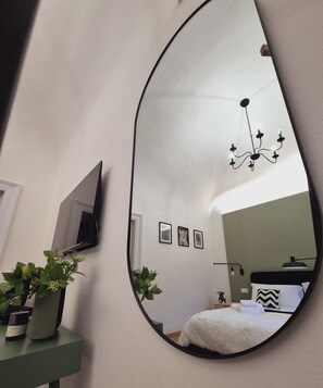 2 habitaciones, tabla de planchar con plancha, wifi y ropa de cama 