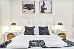 1 habitación, tabla de planchar con plancha, wifi gratis y ropa de cama 