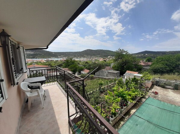 Appartement (Standard Two Bedroom Apartment) | Balcon