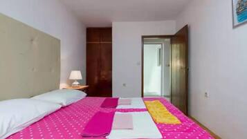 Apartment (Three-Bedroom Apartment) | 3 bedrooms, free WiFi
