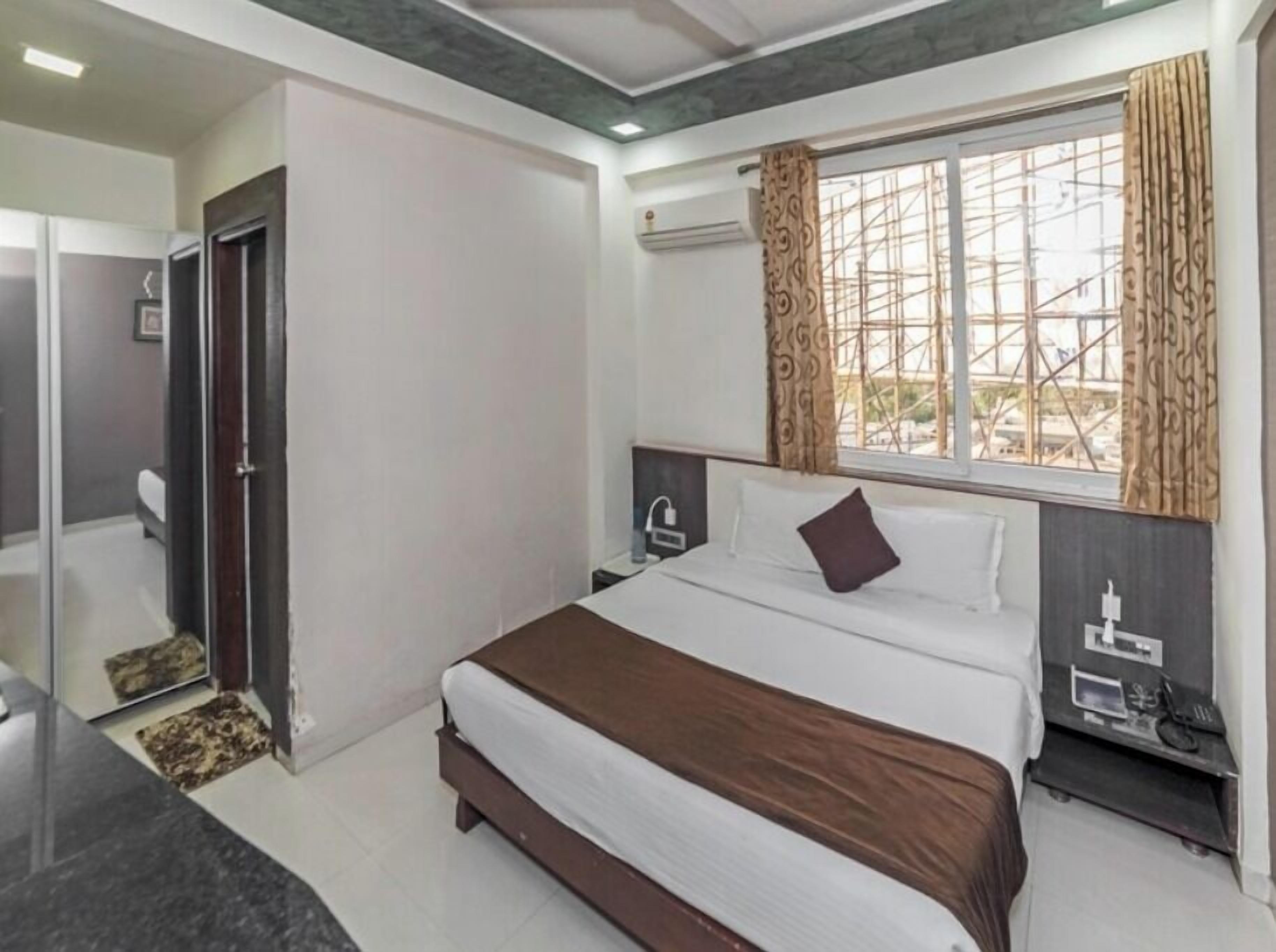 Deluxe Double or Twin Room, City View | City view
