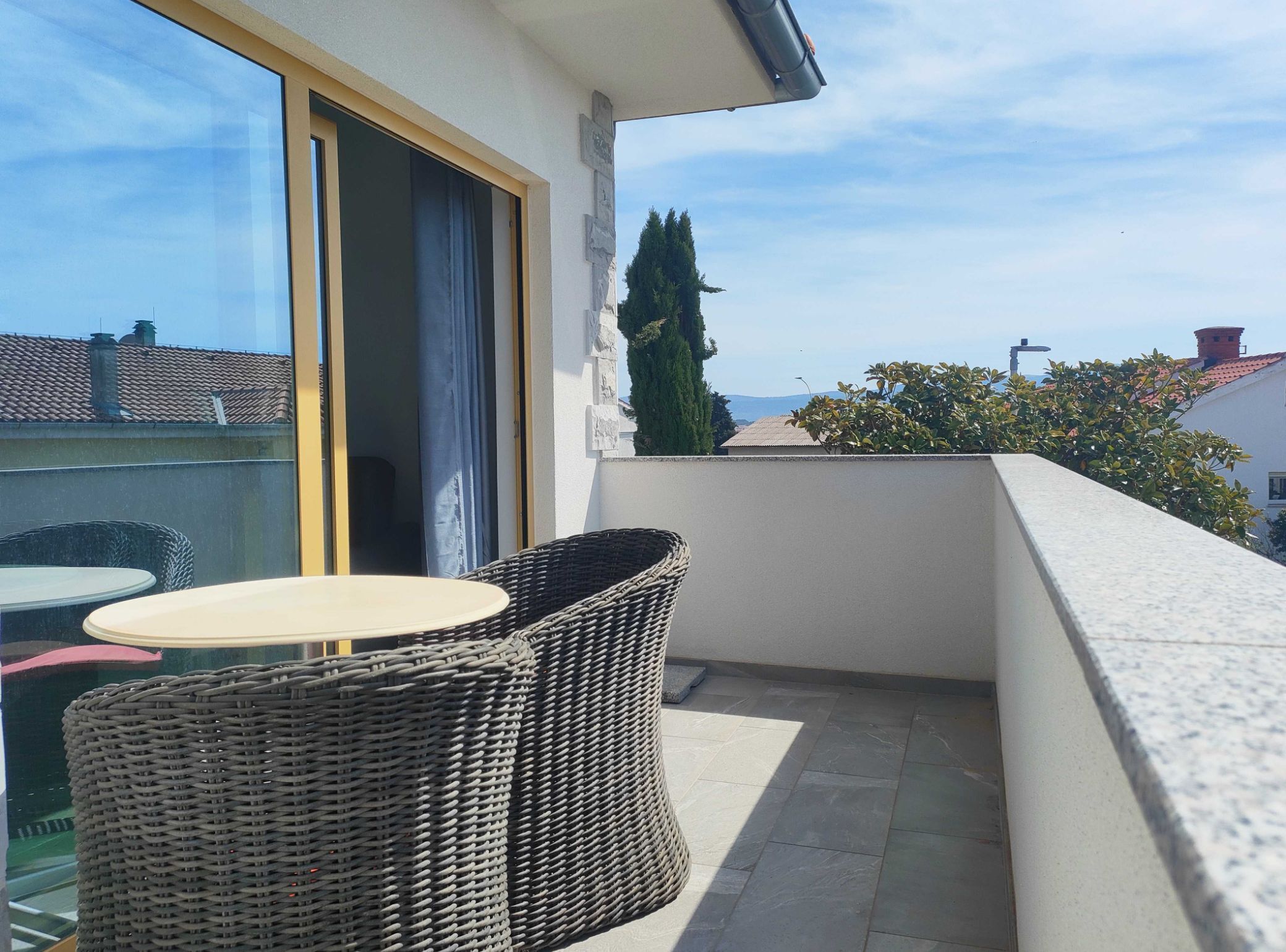 Apartment (Standard One Bedroom Apartment with S) | Balcony