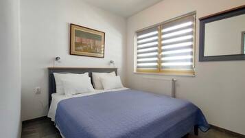 Apartment (Standard One Bedroom Apartment with S) | 3 bedrooms, free WiFi