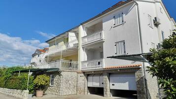 Apartment (Two Bedroom Apartment with Terrace) | Exterior