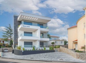 Exterior - Luxury Beachfront Krk Apartments With Terrace (Krk)