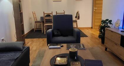 Cozy apartment in tranquil Podgorica with WiFi, AC