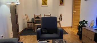 Cozy apartment in tranquil Podgorica with WiFi, AC