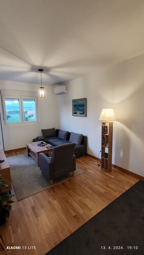 Cozy apartment in tranquil Podgorica with WiFi, AC