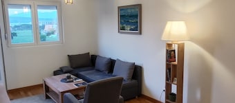 Cozy apartment in tranquil Podgorica with WiFi, AC