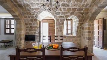 Deluxe Apartment, Balcony, Garden View | 2 bedrooms, in-room safe, soundproofing, iron/ironing board