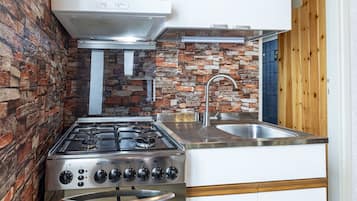 Ofen, Toaster, Hochstuhl, Esstisch