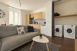 Smart TV, video games