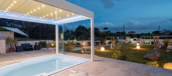 Lovely apartment in villa for 3 people with pool, WIFI, A/C, TV and patio