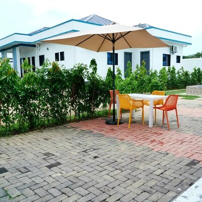 Villas Botelie located 300m from the Lobé Falls.