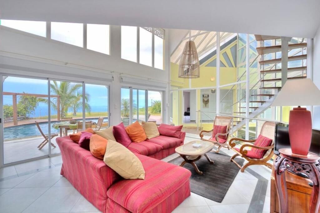 Smart-TV, DVD-Player, Bücher