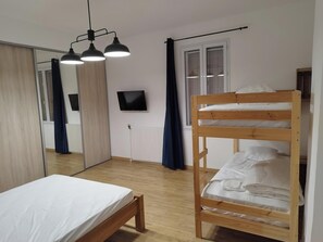 2 Schlafzimmer, Bügeleisen/Bügelbrett, WLAN