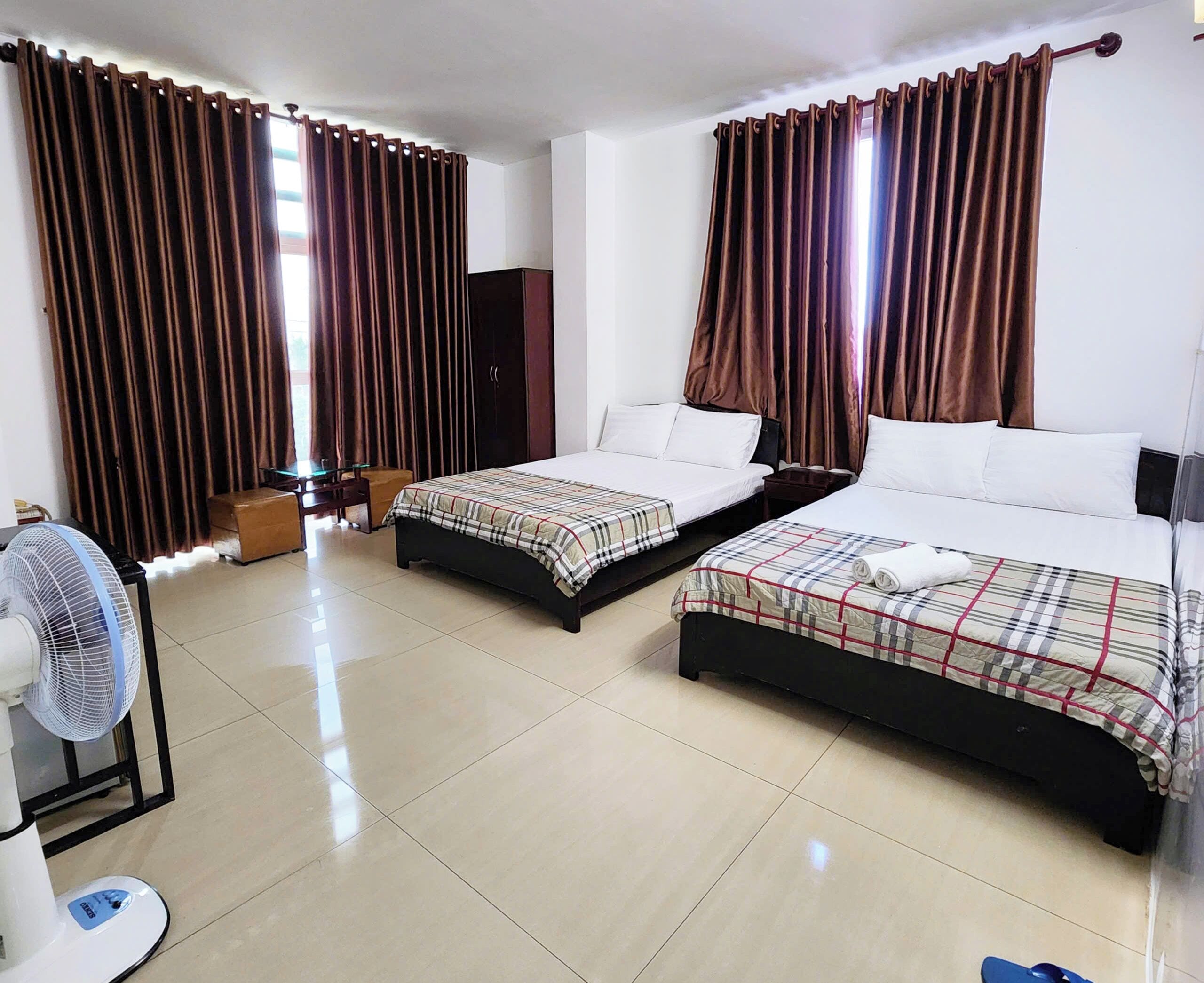 Phòng 4 Tiêu chuẩn | Màn/rèm cản sáng, truy cập Internet không dây miễn phí, bộ trải giường 