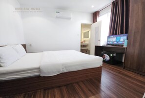 Deluxe Double Room, City View | Blackout drapes, free WiFi, bed sheets